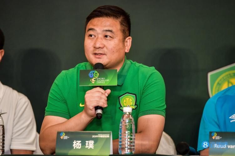全世界有很大一部分船只和飞机，是被租赁公司购买走的，他们一般都是早早给制造商下订单，等订单交付之后，船和飞机他们自己都不过手，直接就租出去开始收租赚钱了。